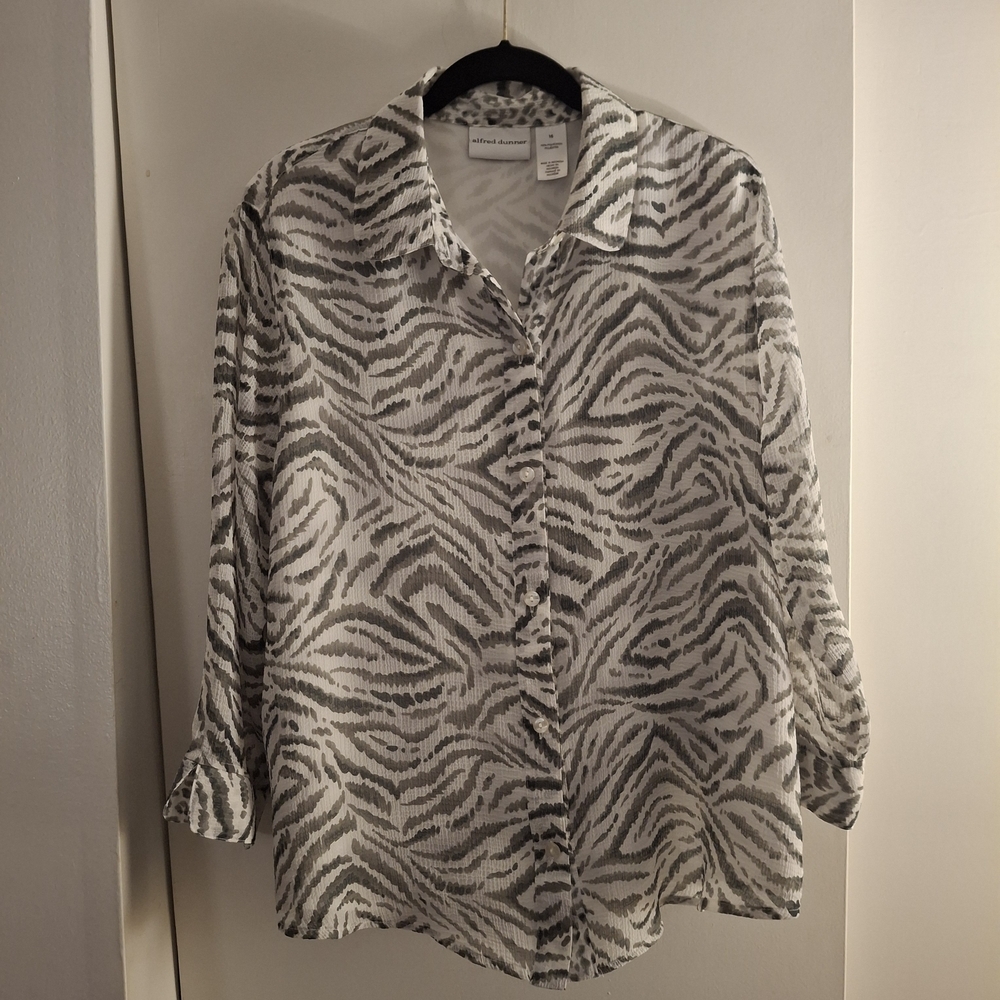 Alfred Dunner White and Gray Zebra Print Button-Up Blouse-runs Small